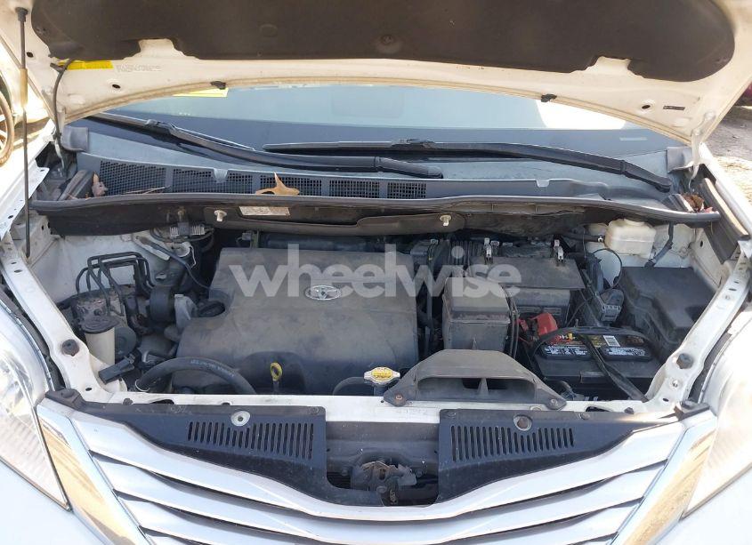 Photo 10 of 2014 Toyota Sienna XLE/LIMITED (VIN 5TDDK3DC1ES073948)
