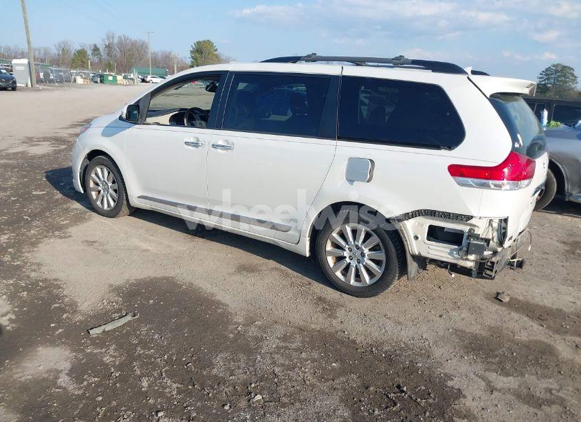 Photo 3 of 2014 Toyota Sienna XLE/LIMITED (VIN 5TDDK3DC1ES073948)
