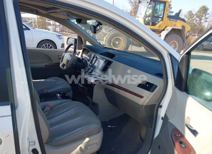 Photo 5 of 2014 Toyota Sienna XLE/LIMITED (VIN 5TDDK3DC1ES073948)