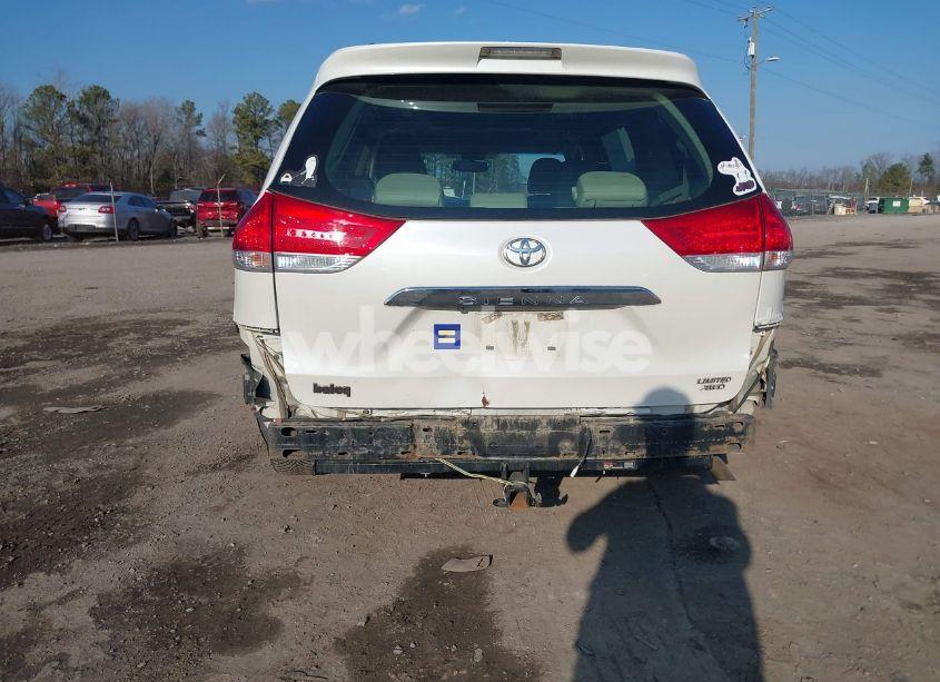 Photo 6 of 2014 Toyota Sienna XLE/LIMITED (VIN 5TDDK3DC1ES073948)