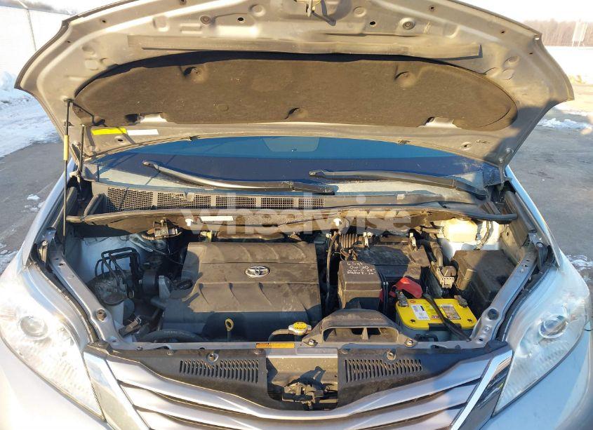 Photo 10 of 2015 Toyota Sienna XLE/LIMITED (VIN 5TDDK3DC1FS094834)