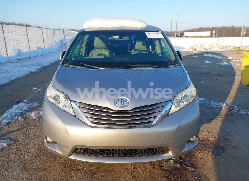 Photo 12 of 2015 Toyota Sienna XLE/LIMITED (VIN 5TDDK3DC1FS094834)
