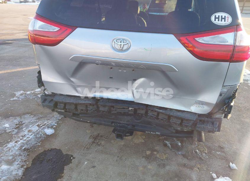 Photo 6 of 2015 Toyota Sienna XLE/LIMITED (VIN 5TDDK3DC1FS094834)