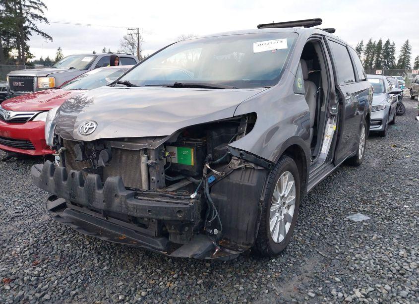 Photo 6 of 2015 Toyota Sienna XLE/LIMITED (VIN 5TDDK3DC1FS097930)