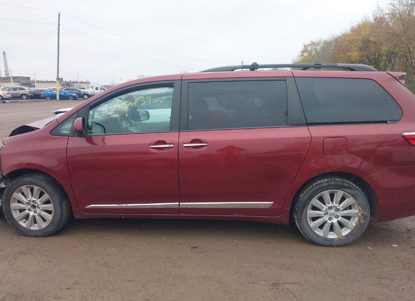 Photo 14 of 2015 Toyota Sienna XLE/LIMITED (VIN 5TDDK3DC1FS101961)