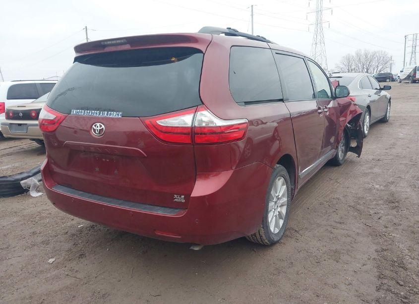 Photo 4 of 2015 Toyota Sienna XLE/LIMITED (VIN 5TDDK3DC1FS101961)