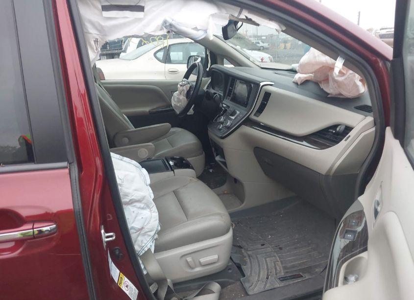 Photo 5 of 2015 Toyota Sienna XLE/LIMITED (VIN 5TDDK3DC1FS101961)