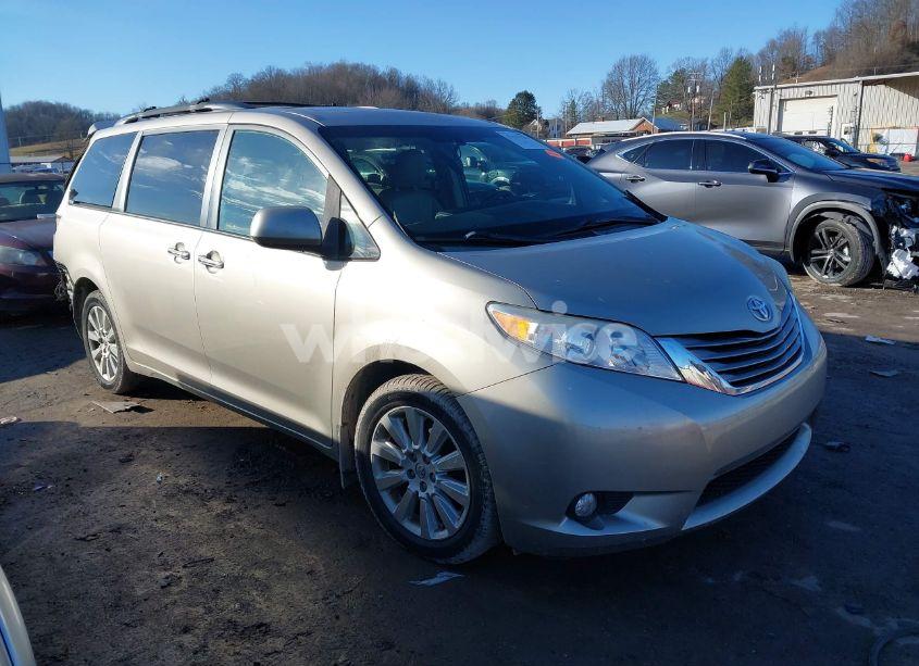 2015 Toyota Sienna XLE 7 PASSENGER (VIN 5TDDK3DC1FS110191) main photo