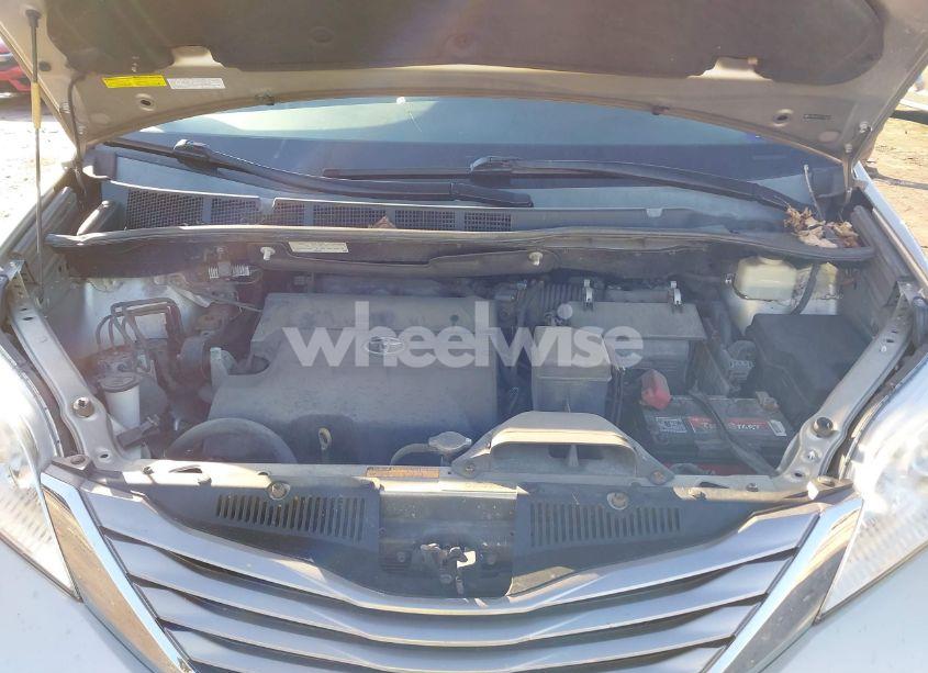 Photo 10 of 2015 Toyota Sienna XLE 7 PASSENGER (VIN 5TDDK3DC1FS110191)