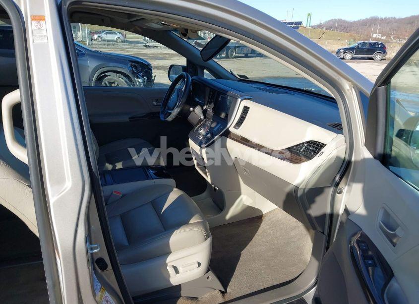 Photo 5 of 2015 Toyota Sienna XLE 7 PASSENGER (VIN 5TDDK3DC1FS110191)