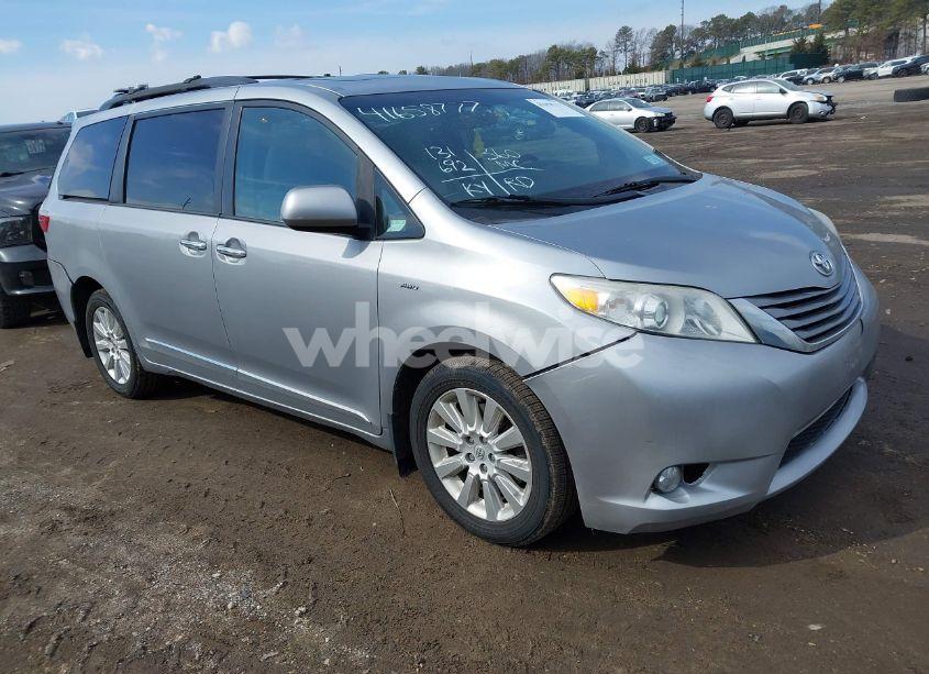 2016 Toyota Sienna XLE PREMIUM 7 PASSENGER (VIN 5TDDK3DC1GS140440) main photo