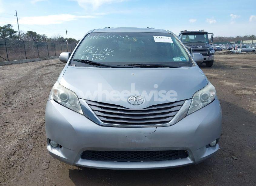 Photo 12 of 2016 Toyota Sienna XLE PREMIUM 7 PASSENGER (VIN 5TDDK3DC1GS140440)