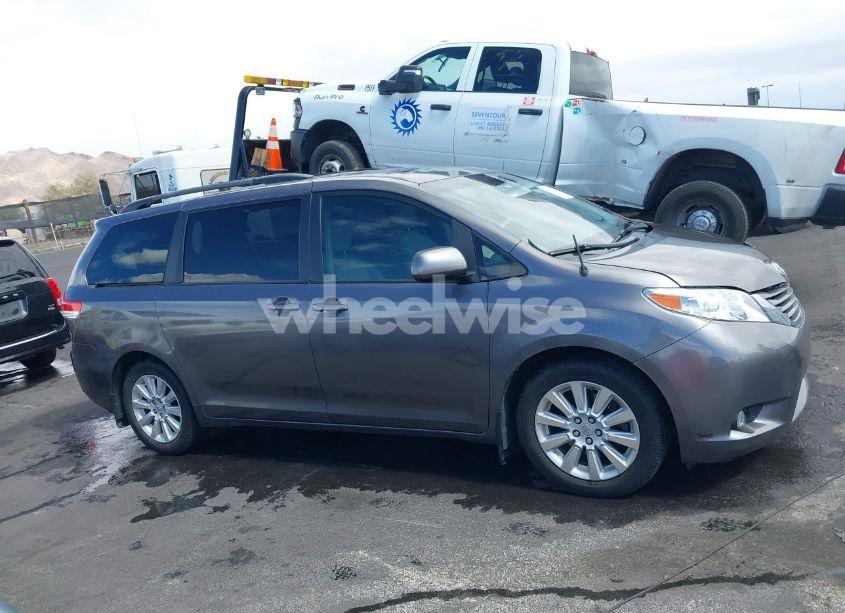 Photo 13 of 2011 Toyota Sienna XLE (VIN 5TDDK3DC2BS028173)