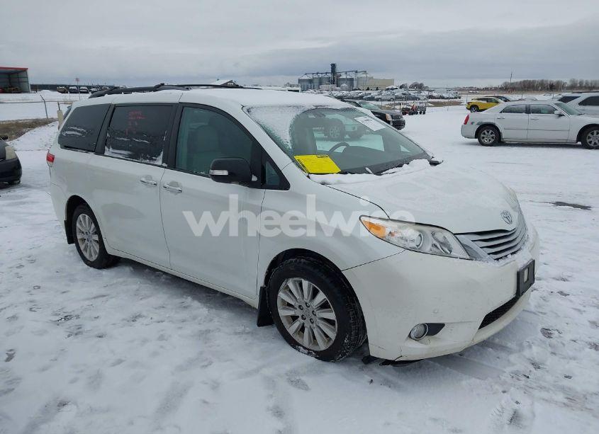 2013 Toyota Sienna XLE/LIMITED (VIN 5TDDK3DC2DS053559) main photo