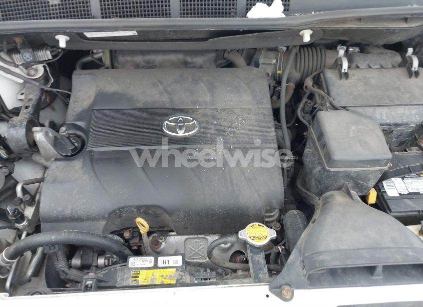 Photo 10 of 2013 Toyota Sienna XLE/LIMITED (VIN 5TDDK3DC2DS053559)