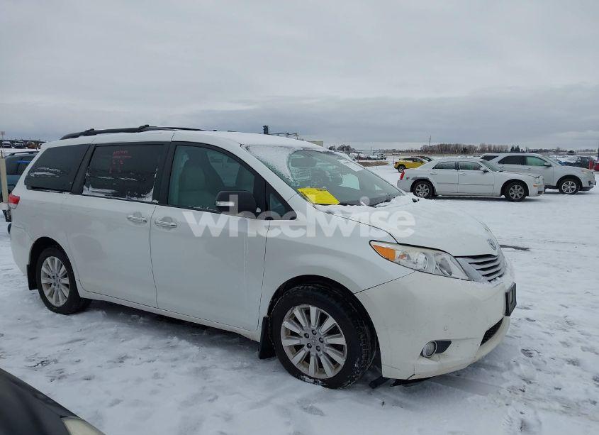 Photo 14 of 2013 Toyota Sienna XLE/LIMITED (VIN 5TDDK3DC2DS053559)