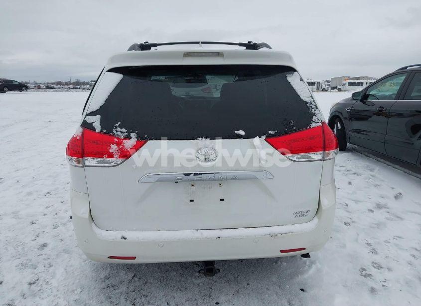 Photo 17 of 2013 Toyota Sienna XLE/LIMITED (VIN 5TDDK3DC2DS053559)