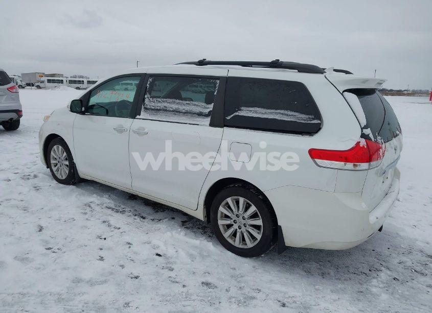 Photo 3 of 2013 Toyota Sienna XLE/LIMITED (VIN 5TDDK3DC2DS053559)