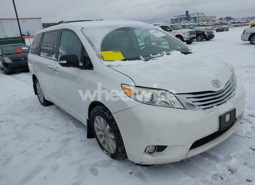 Photo 6 of 2013 Toyota Sienna XLE/LIMITED (VIN 5TDDK3DC2DS053559)