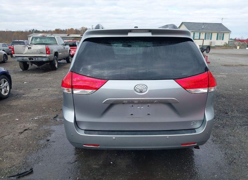 Photo 16 of 2013 Toyota Sienna XLE/LIMITED (VIN 5TDDK3DC2DS055750)