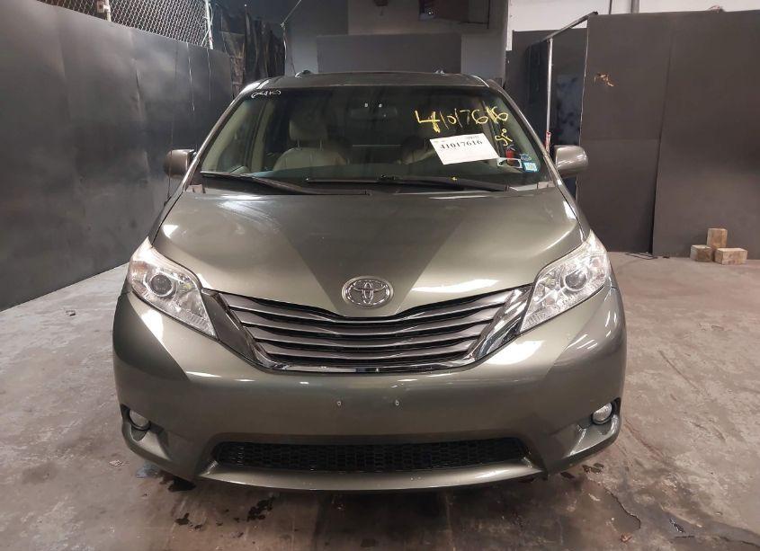 Photo 12 of 2014 Toyota Sienna XLE/LIMITED (VIN 5TDDK3DC2ES093612)