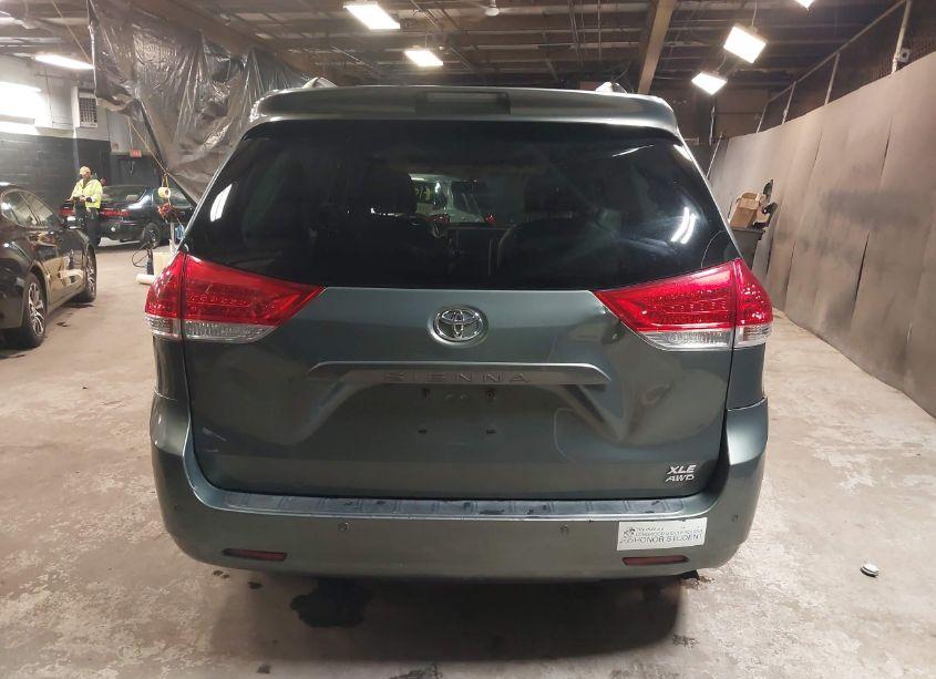 Photo 16 of 2014 Toyota Sienna XLE/LIMITED (VIN 5TDDK3DC2ES093612)