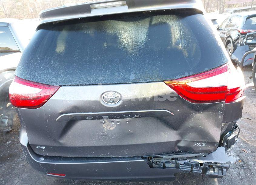 Photo 16 of 2015 Toyota Sienna XLE 7 PASSENGER (VIN 5TDDK3DC2FS105016)