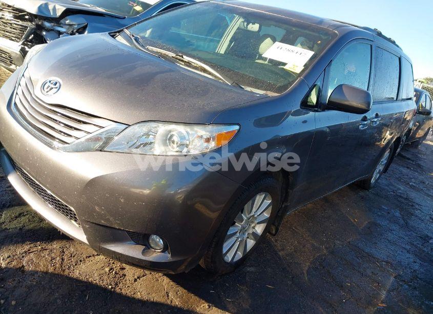 Photo 2 of 2015 Toyota Sienna XLE 7 PASSENGER (VIN 5TDDK3DC2FS105016)