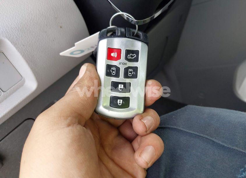 Photo 11 of 2015 Toyota Sienna XLE/LIMITED (VIN 5TDDK3DC2FS116159)