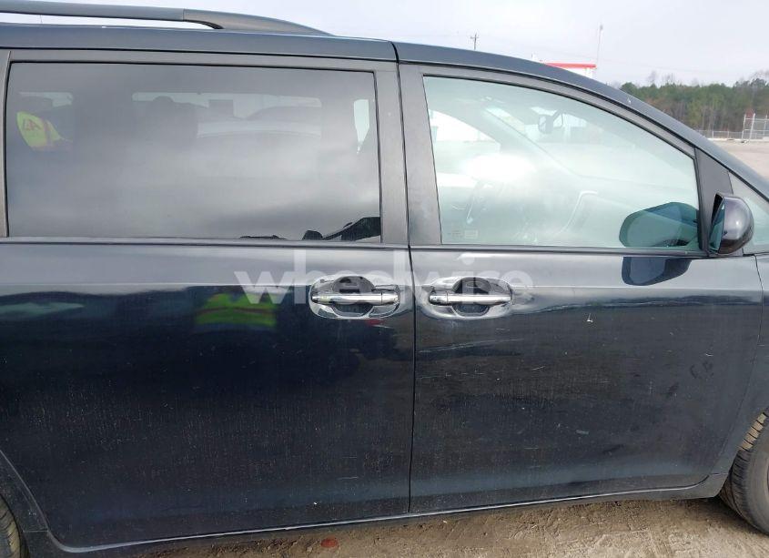 Photo 14 of 2015 Toyota Sienna XLE/LIMITED (VIN 5TDDK3DC2FS116159)