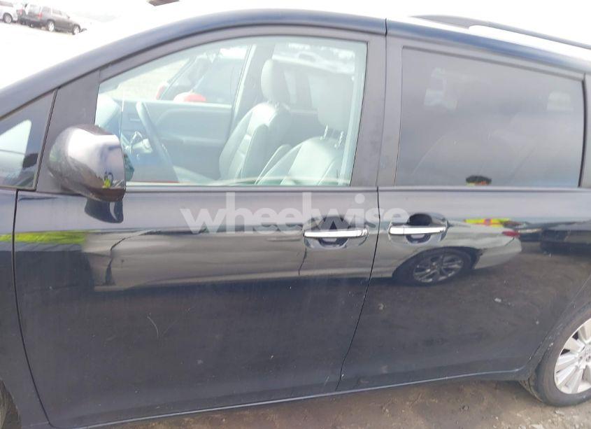 Photo 15 of 2015 Toyota Sienna XLE/LIMITED (VIN 5TDDK3DC2FS116159)