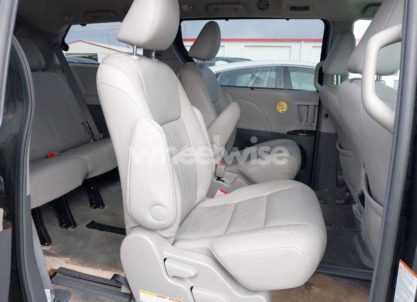 Photo 8 of 2015 Toyota Sienna XLE/LIMITED (VIN 5TDDK3DC2FS116159)