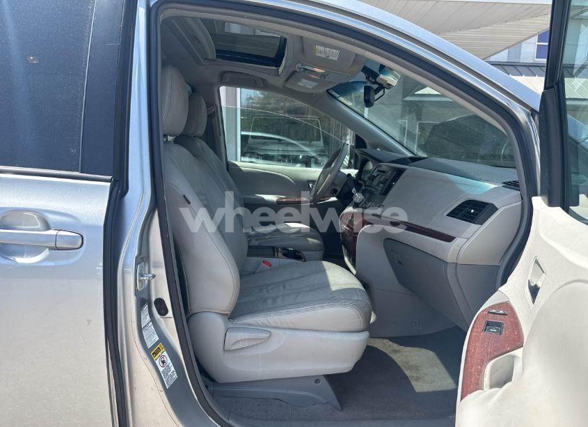 Photo 5 of 2011 Toyota Sienna XLE/LIMITED (VIN 5TDDK3DC3BS007297)