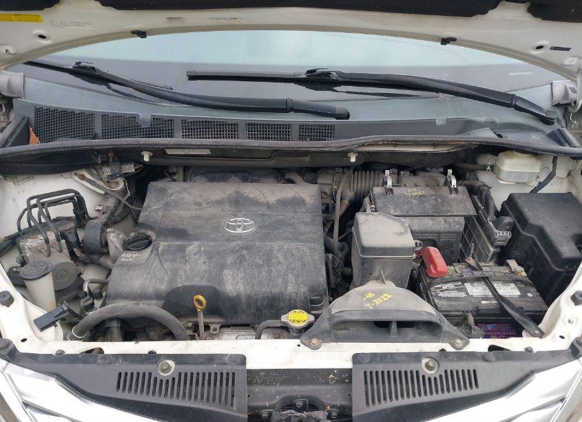 Photo 10 of 2011 Toyota Sienna XLE/LIMITED (VIN 5TDDK3DC3BS023130)