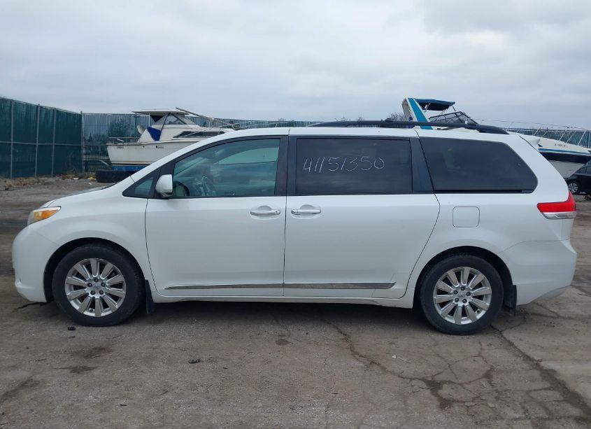 Photo 14 of 2011 Toyota Sienna XLE/LIMITED (VIN 5TDDK3DC3BS023130)