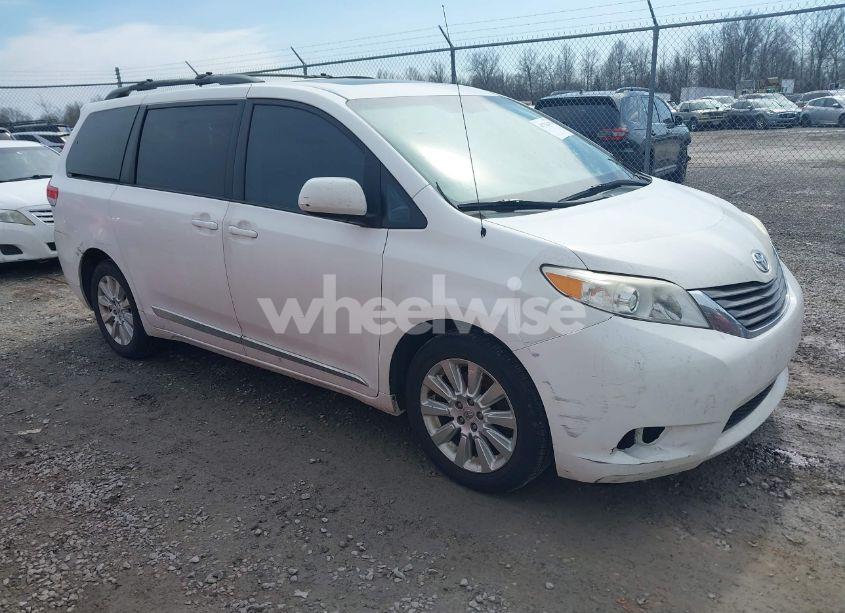 2011 Toyota Sienna XLE (VIN 5TDDK3DC3BS029395) main photo