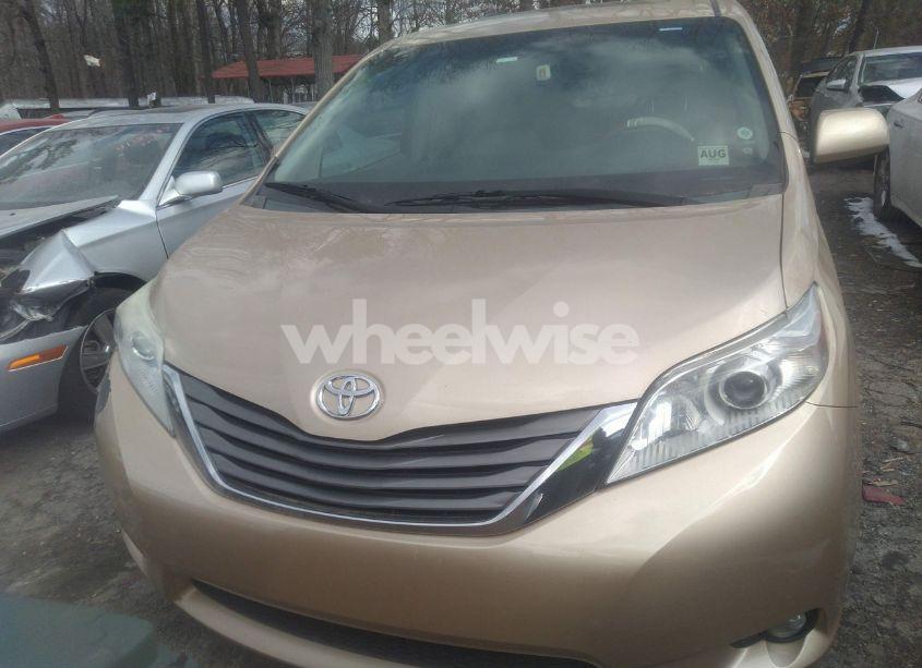 Photo 12 of 2011 Toyota Sienna XLE/LIMITED (VIN 5TDDK3DC3BS029476)