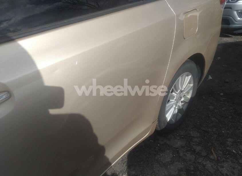 Photo 6 of 2011 Toyota Sienna XLE/LIMITED (VIN 5TDDK3DC3BS029476)