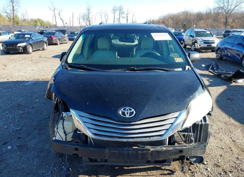 Photo 12 of 2013 Toyota Sienna XLE/LIMITED (VIN 5TDDK3DC3DS051884)