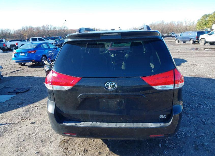 Photo 16 of 2013 Toyota Sienna XLE/LIMITED (VIN 5TDDK3DC3DS051884)