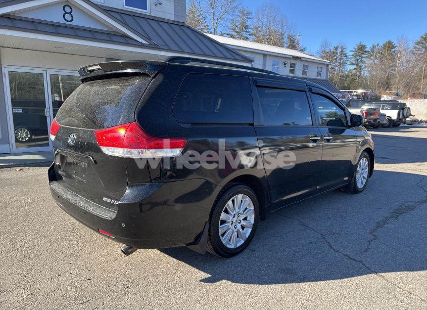 Photo 4 of 2013 Toyota Sienna XLE/LIMITED (VIN 5TDDK3DC3DS052713)