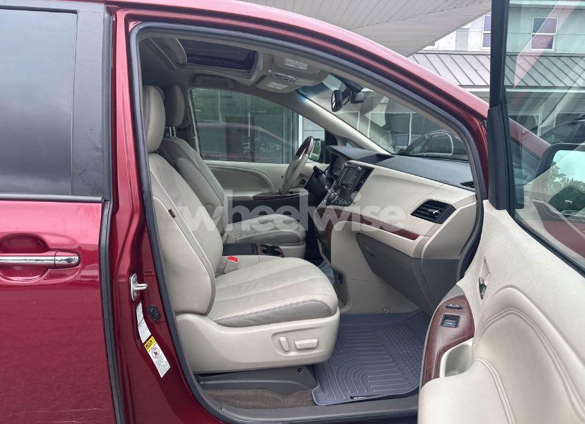 Photo 5 of 2013 Toyota Sienna XLE/LIMITED (VIN 5TDDK3DC3DS058382)