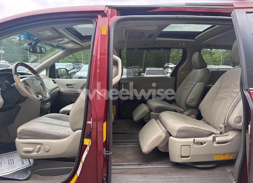 Photo 8 of 2013 Toyota Sienna XLE/LIMITED (VIN 5TDDK3DC3DS058382)