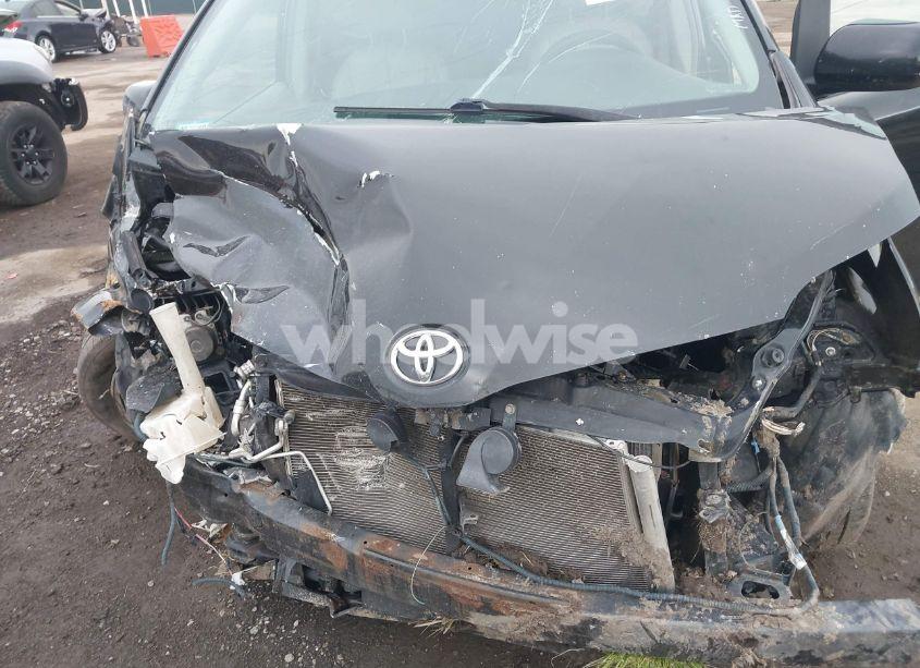 Photo 10 of 2013 Toyota Sienna XLE 7 PASSENGER (VIN 5TDDK3DC3DS062352)