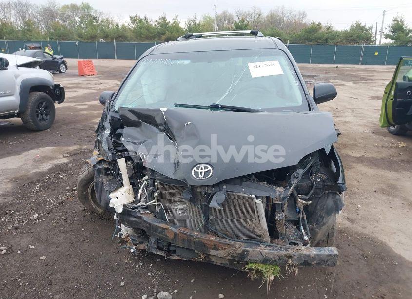 Photo 12 of 2013 Toyota Sienna XLE 7 PASSENGER (VIN 5TDDK3DC3DS062352)