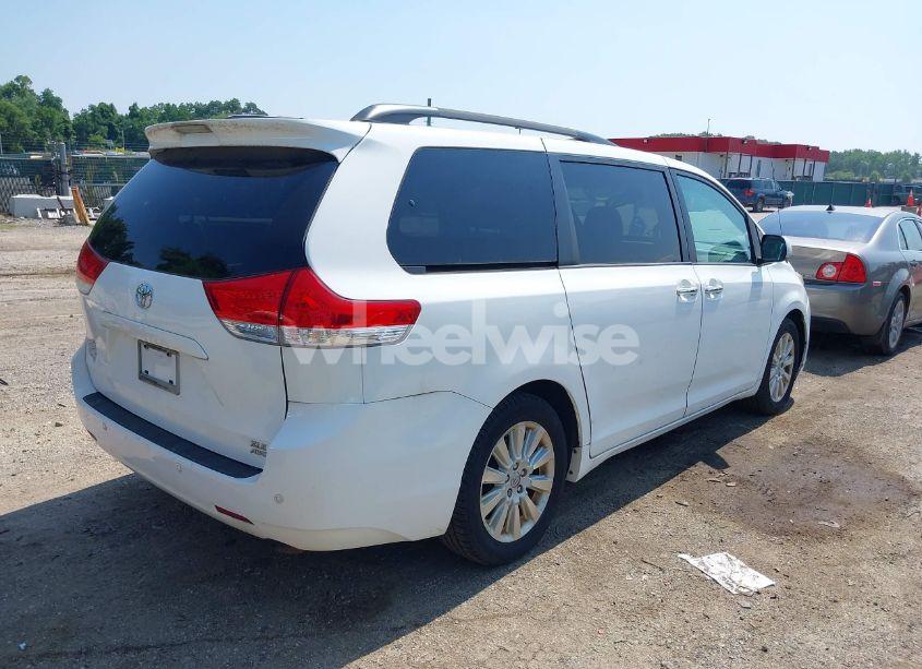 Photo 4 of 2014 Toyota Sienna XLE 7 PASSENGER (VIN 5TDDK3DC3ES079590)