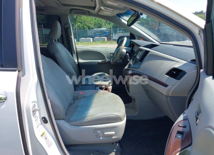 Photo 5 of 2014 Toyota Sienna XLE 7 PASSENGER (VIN 5TDDK3DC3ES079590)
