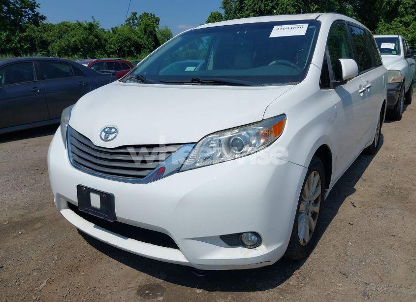 Photo 6 of 2014 Toyota Sienna XLE 7 PASSENGER (VIN 5TDDK3DC3ES079590)