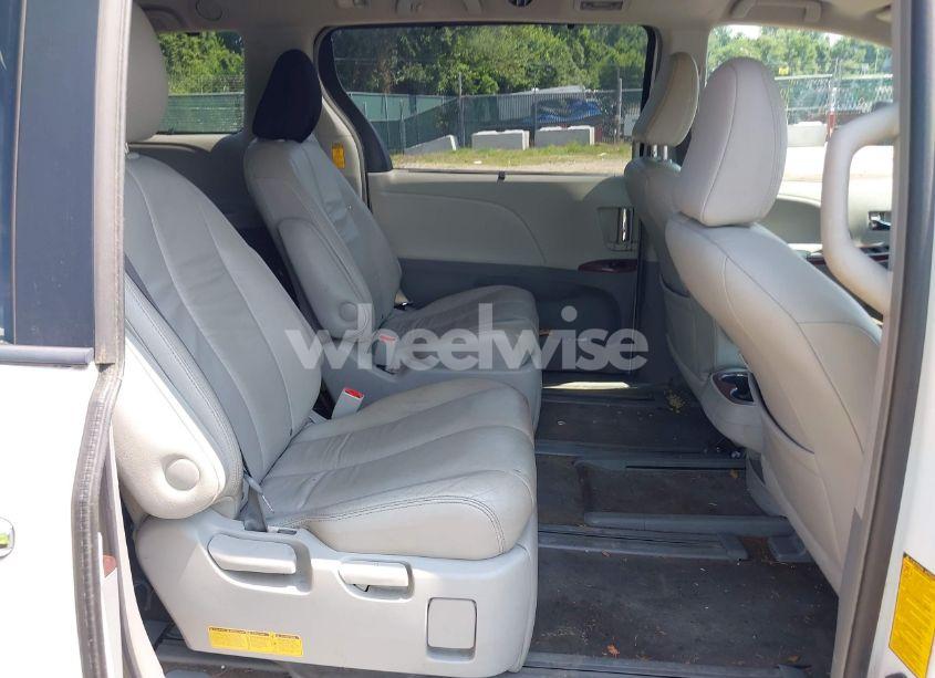 Photo 8 of 2014 Toyota Sienna XLE 7 PASSENGER (VIN 5TDDK3DC3ES079590)