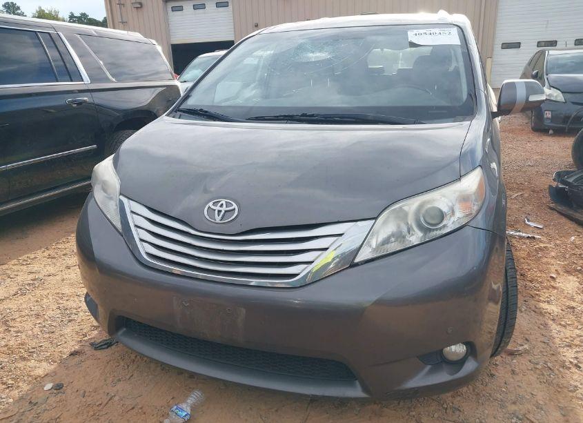 Photo 12 of 2014 Toyota Sienna LIMITED 7 PASSENGER (VIN 5TDDK3DC3ES082487)